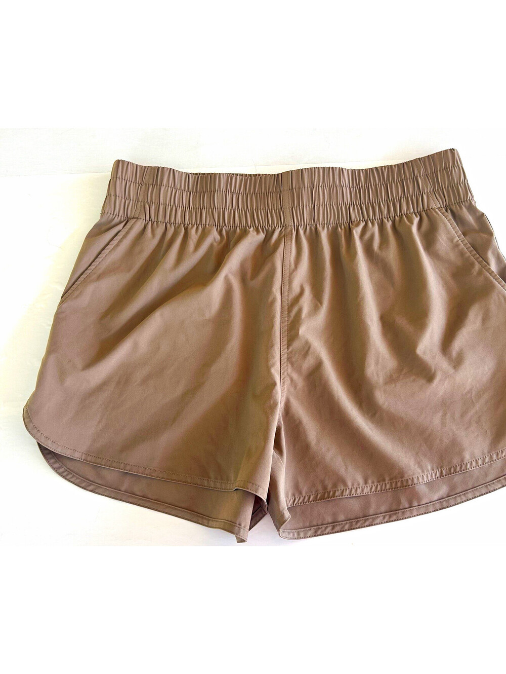 Women’s Brown Solid Athletic Activewear Shorts, Elastic Waist with Pockets